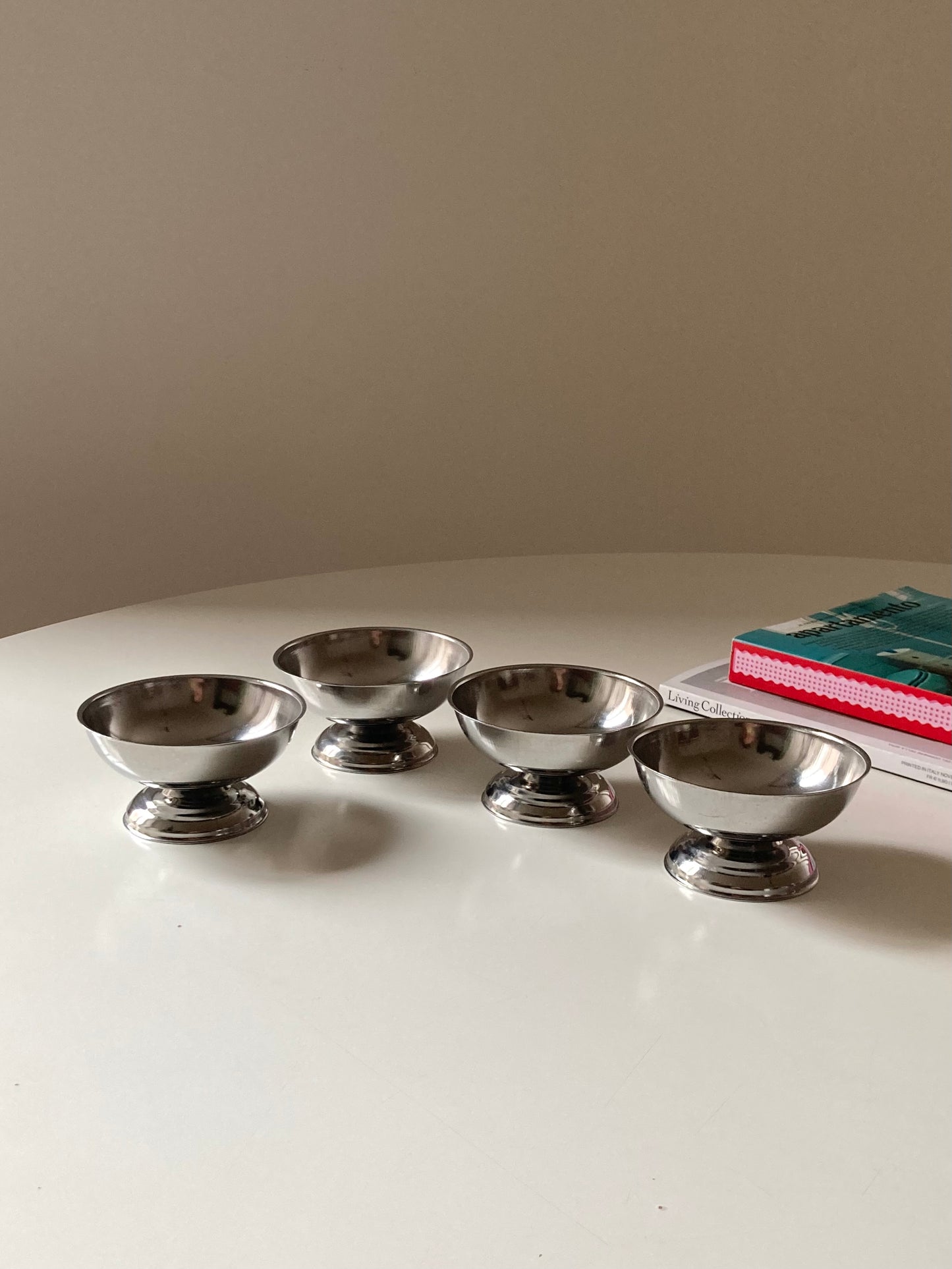 Set coppette basse vintage in acciaio